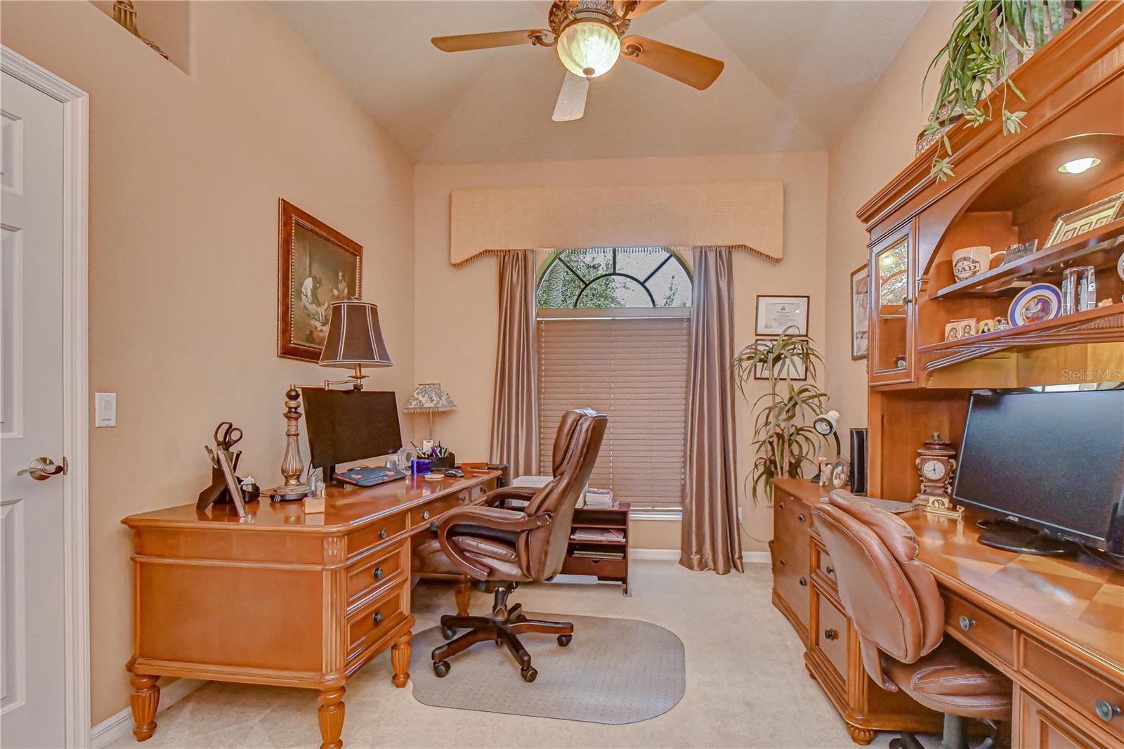 Listing photo id 20 for 20915 Lake Vienna Drive
