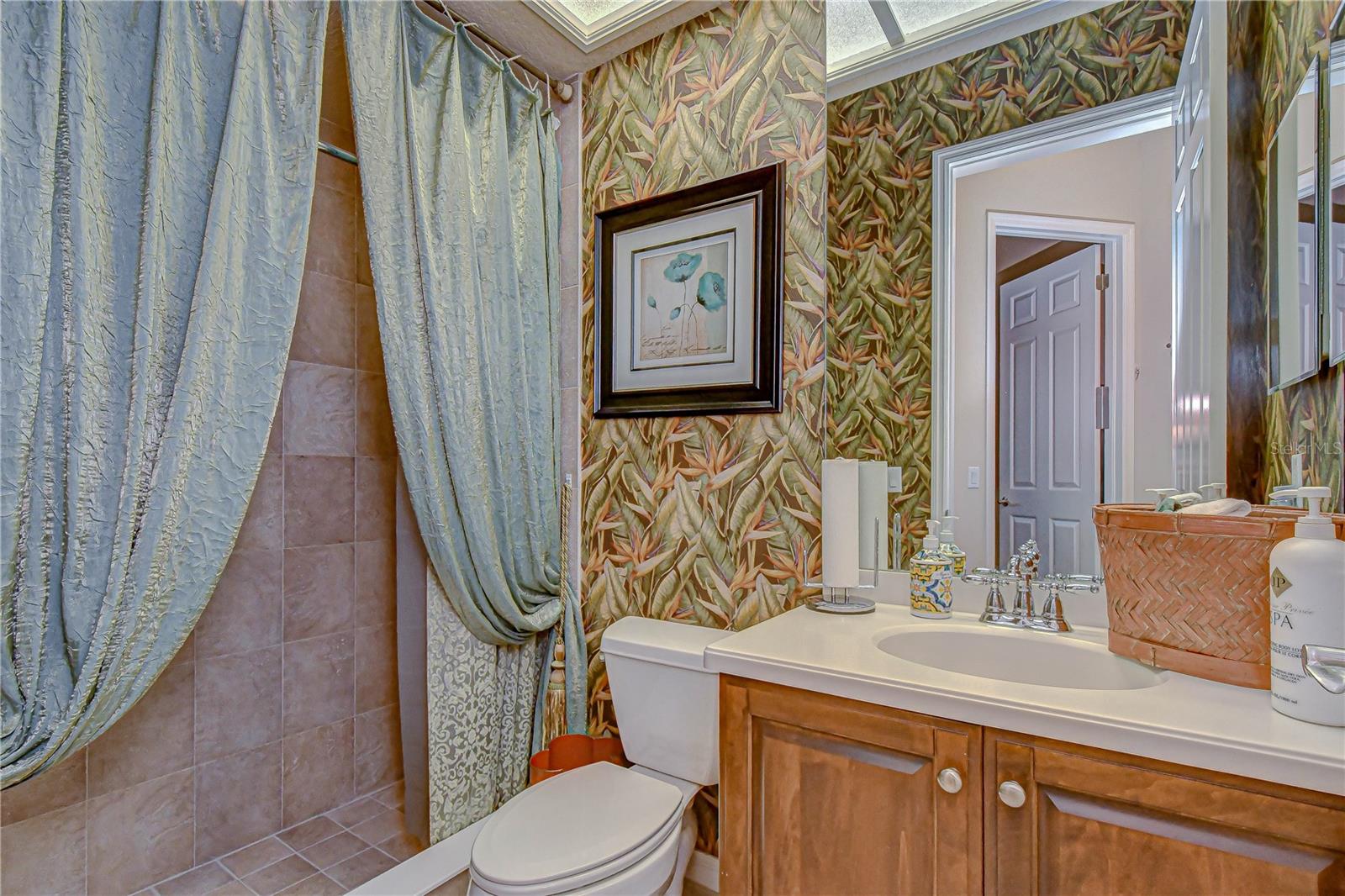 Listing photo id 21 for 20915 Lake Vienna Drive