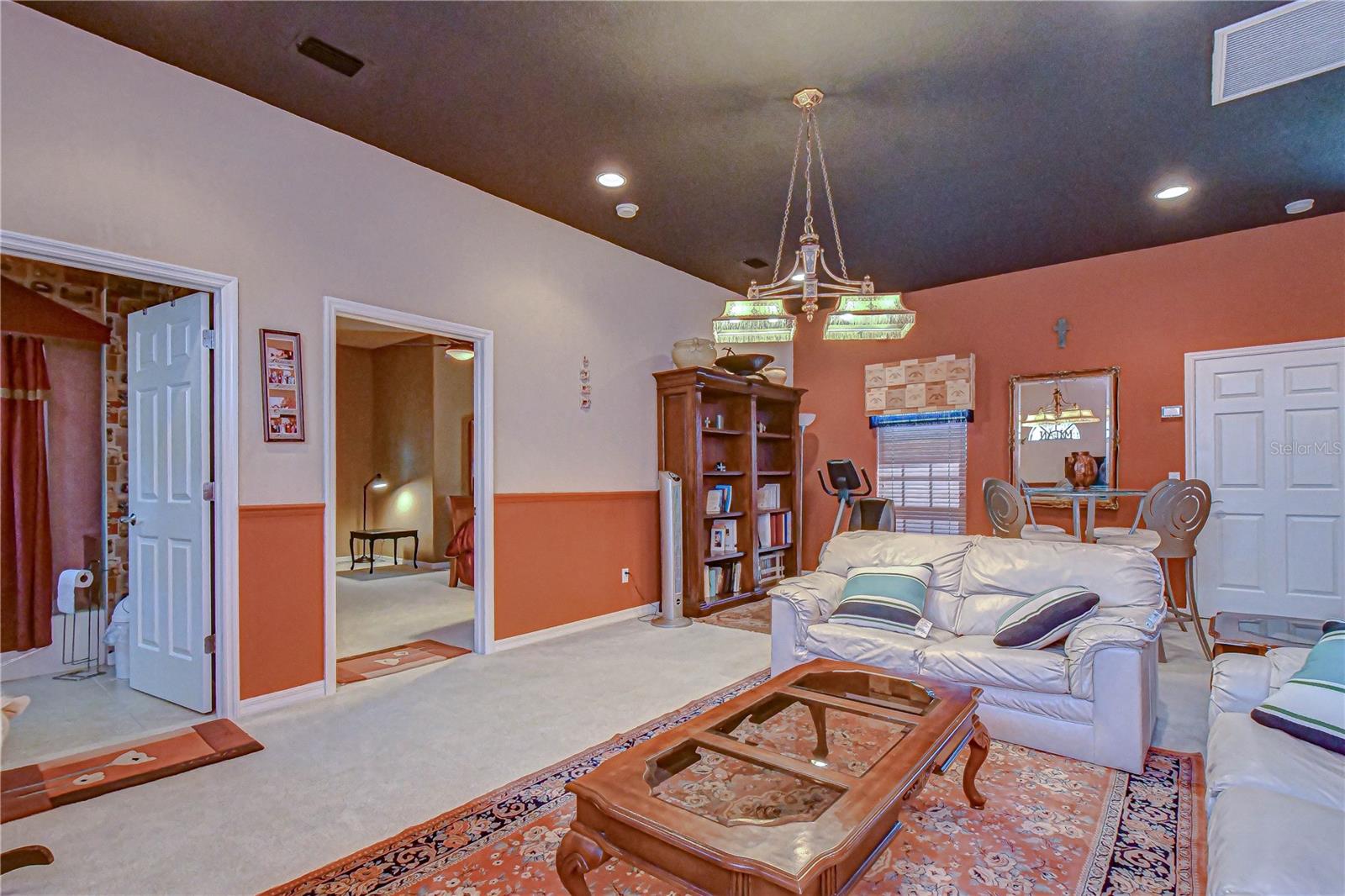 Listing photo id 27 for 20915 Lake Vienna Drive