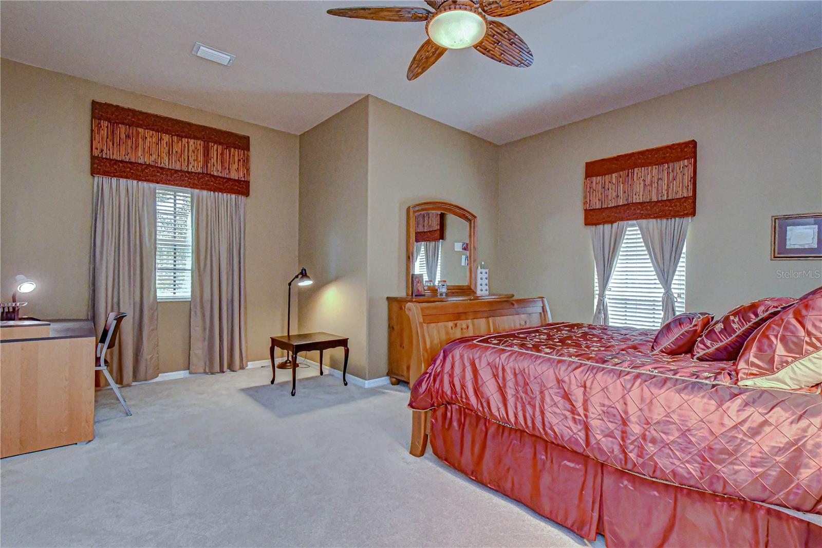 Listing photo id 28 for 20915 Lake Vienna Drive