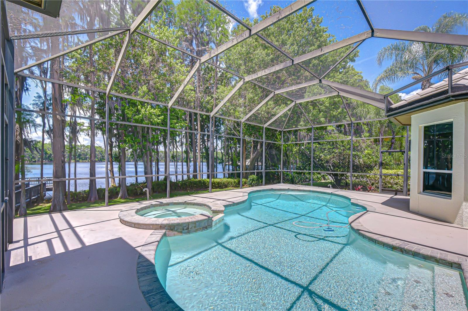 Listing photo id 31 for 20915 Lake Vienna Drive