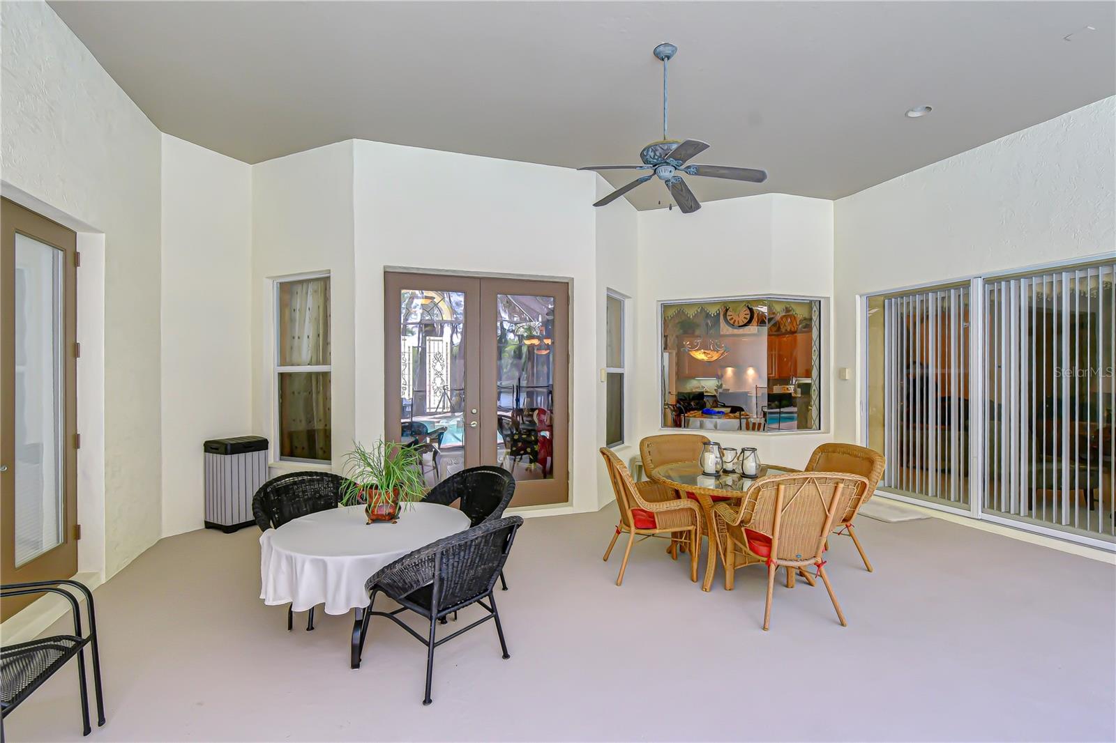 Listing photo id 32 for 20915 Lake Vienna Drive