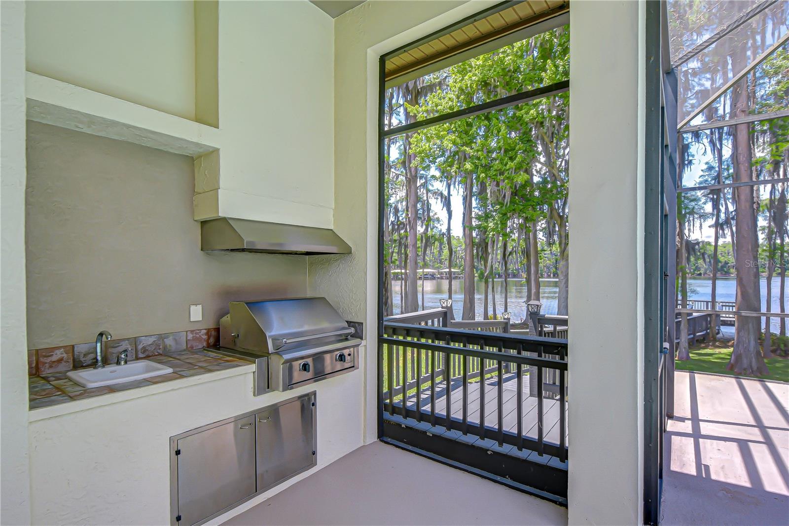 Listing photo id 33 for 20915 Lake Vienna Drive