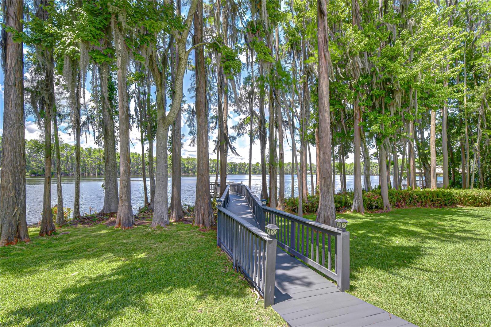 Listing photo id 36 for 20915 Lake Vienna Drive
