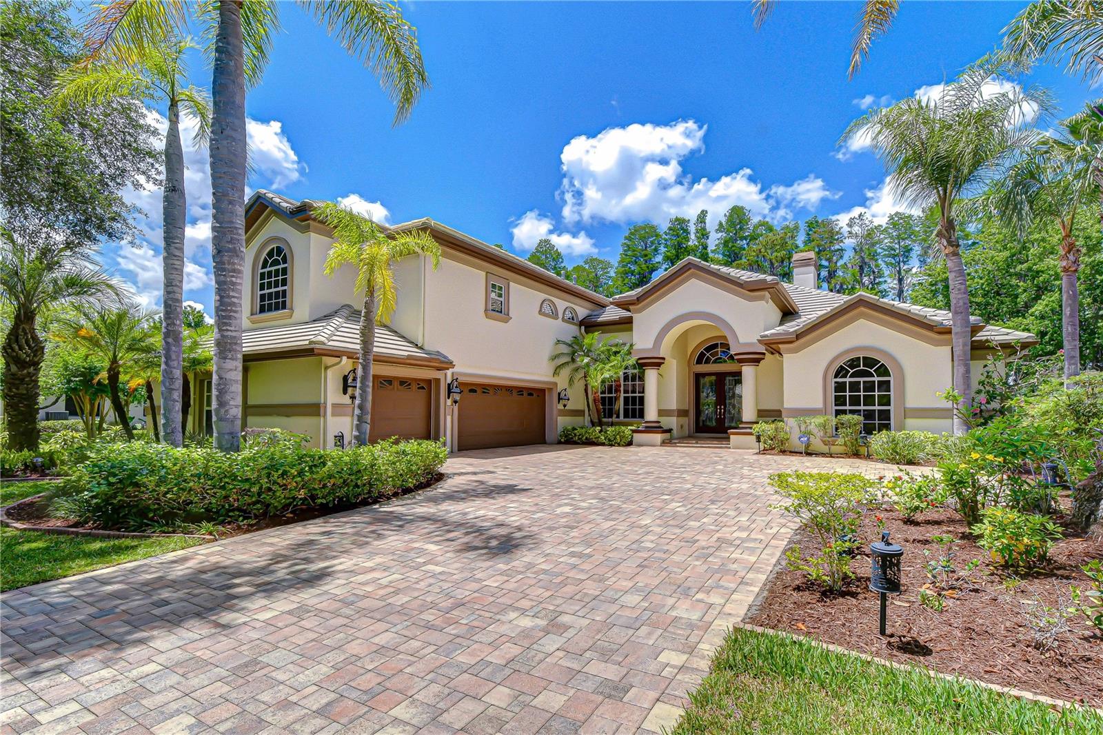 Listing photo id 2 for 20915 Lake Vienna Drive