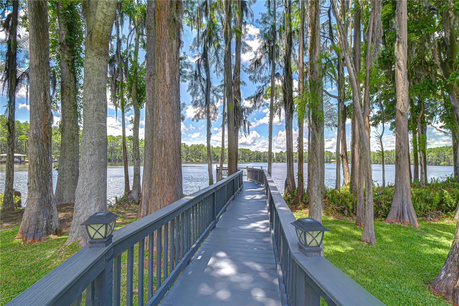 Listing photo id 38 for 20915 Lake Vienna Drive