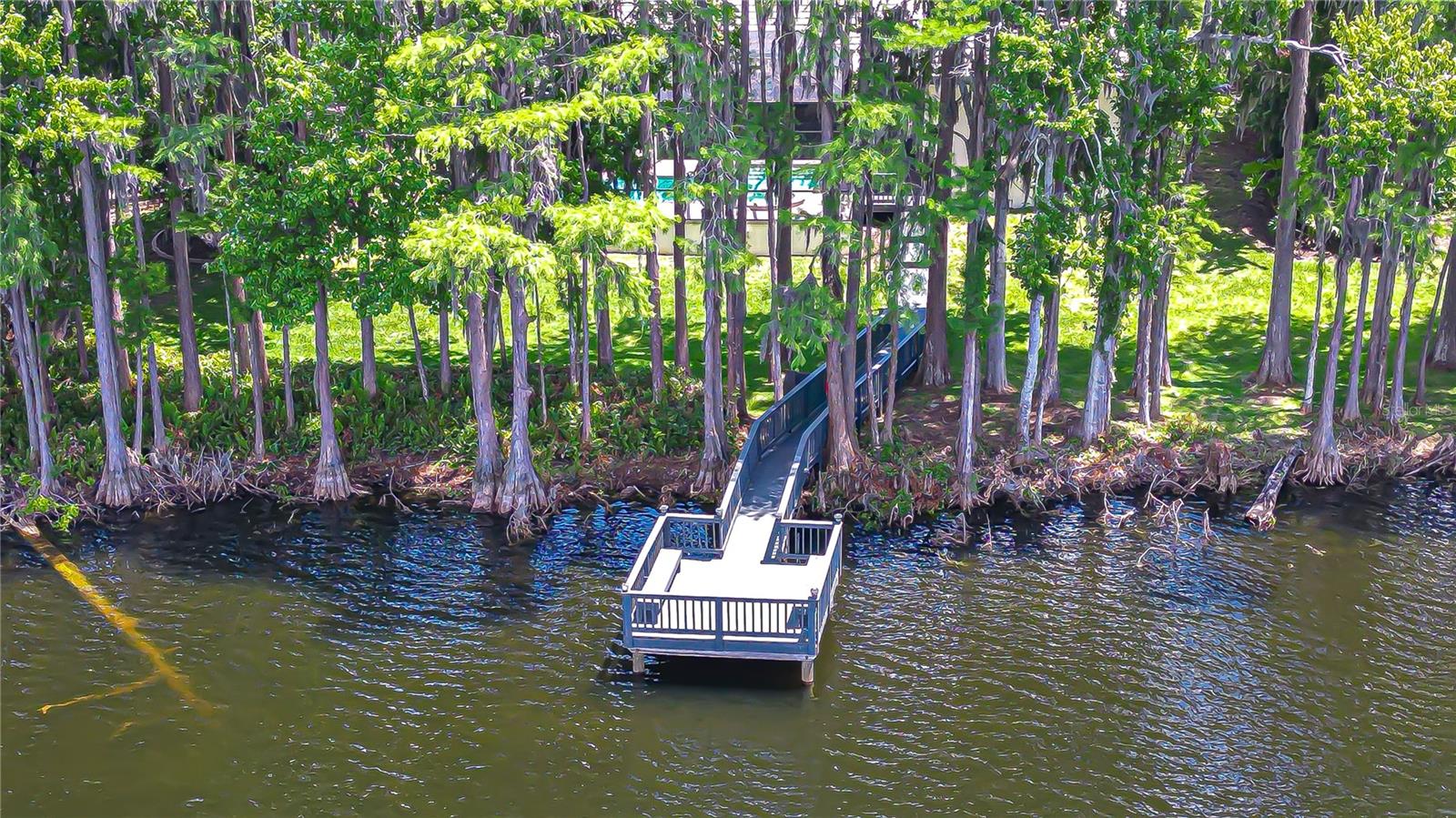 Listing photo id 41 for 20915 Lake Vienna Drive