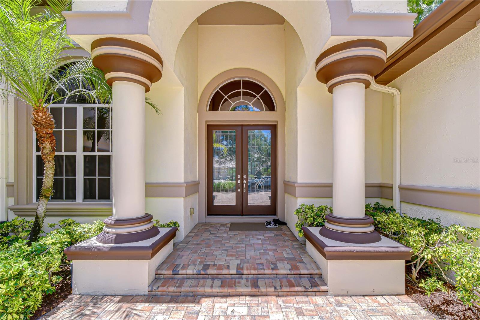 Listing photo id 4 for 20915 Lake Vienna Drive