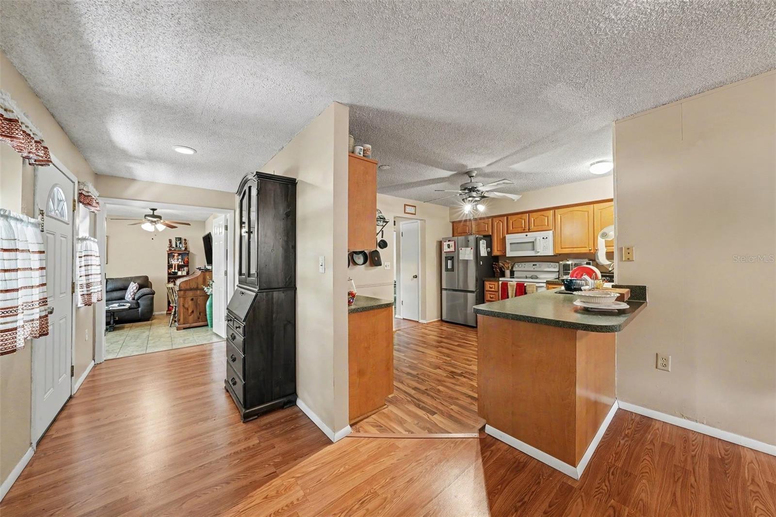 Image 6 of 14 For 12706 Whisper Circle