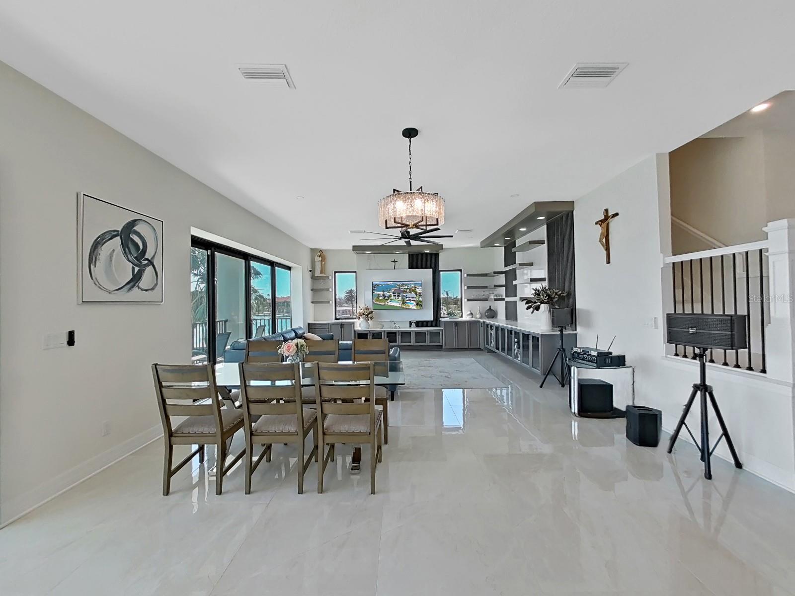 Image 11 of 77 For 882 Bay Point Drive