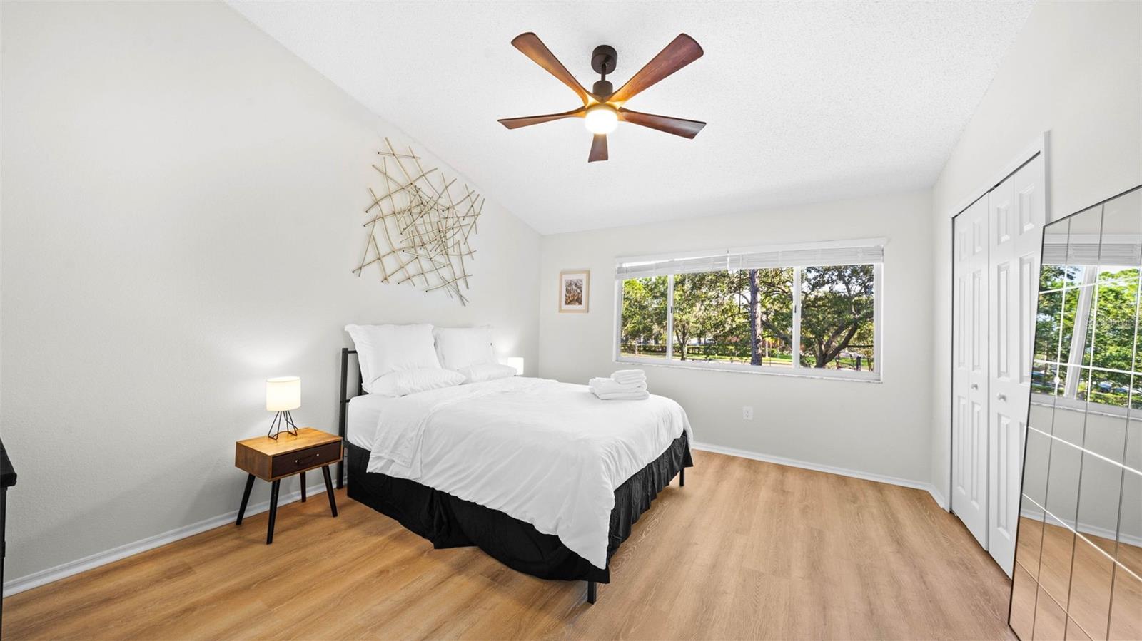 Image 17 of 21 For 12444 Berkeley Square Drive