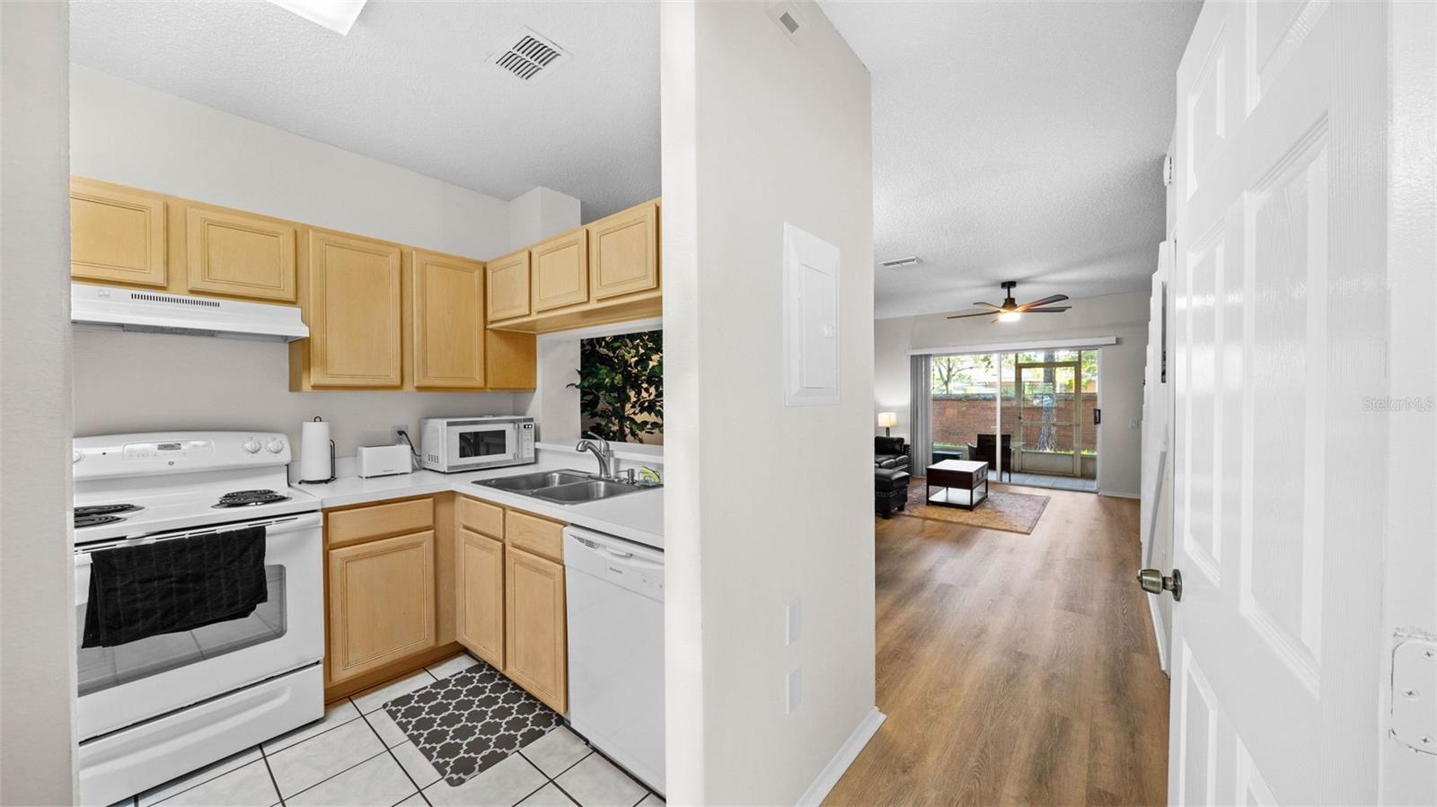 Image 7 of 21 For 12444 Berkeley Square Drive