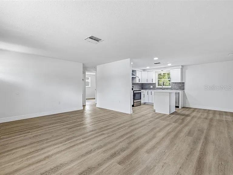 Image 4 of 12 For 39252 Heights Avenue