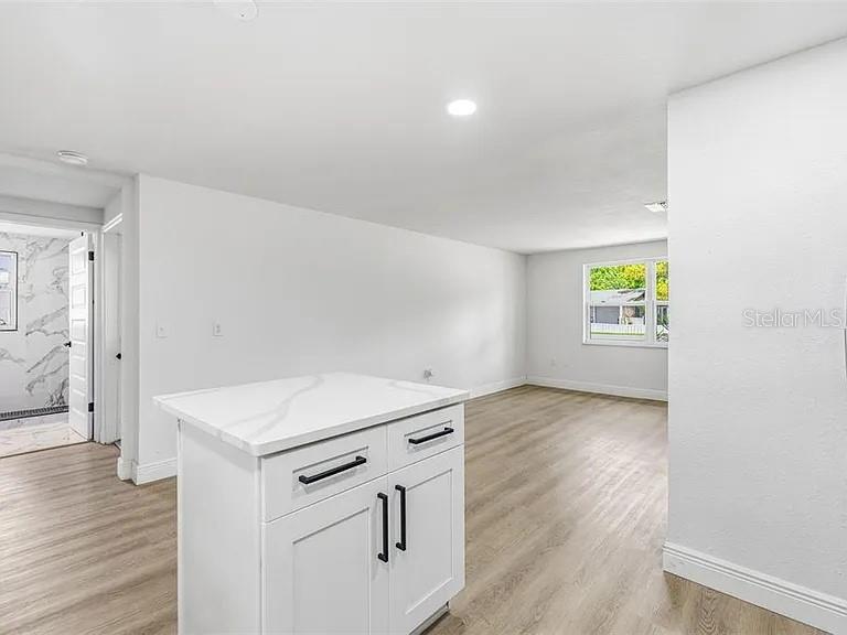 Image 6 of 12 For 39252 Heights Avenue