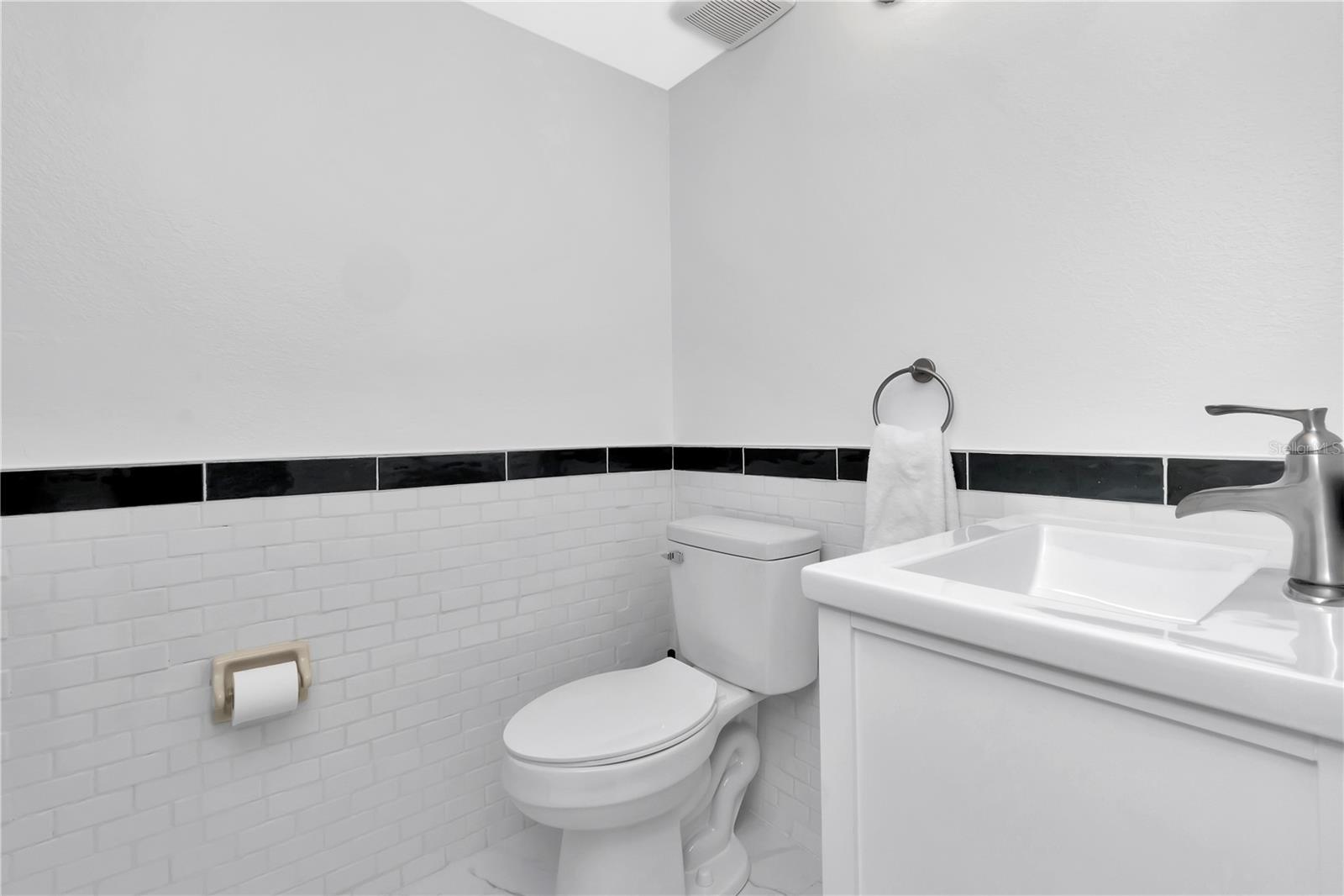 Image 11 of 29 For 6817 Stones Throw Circle N 17203