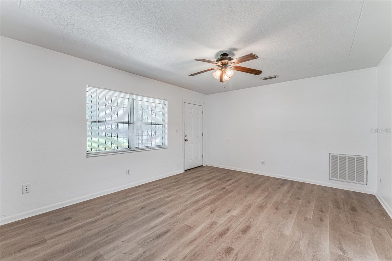 Image 14 of 46 For 506 Sparkman Avenue
