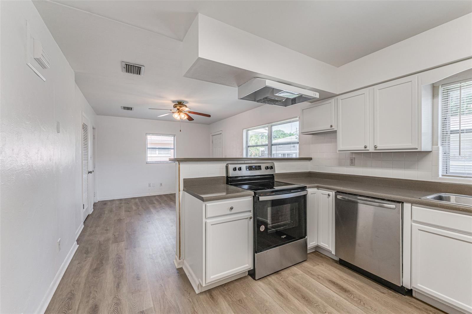 Image 17 of 46 For 506 Sparkman Avenue