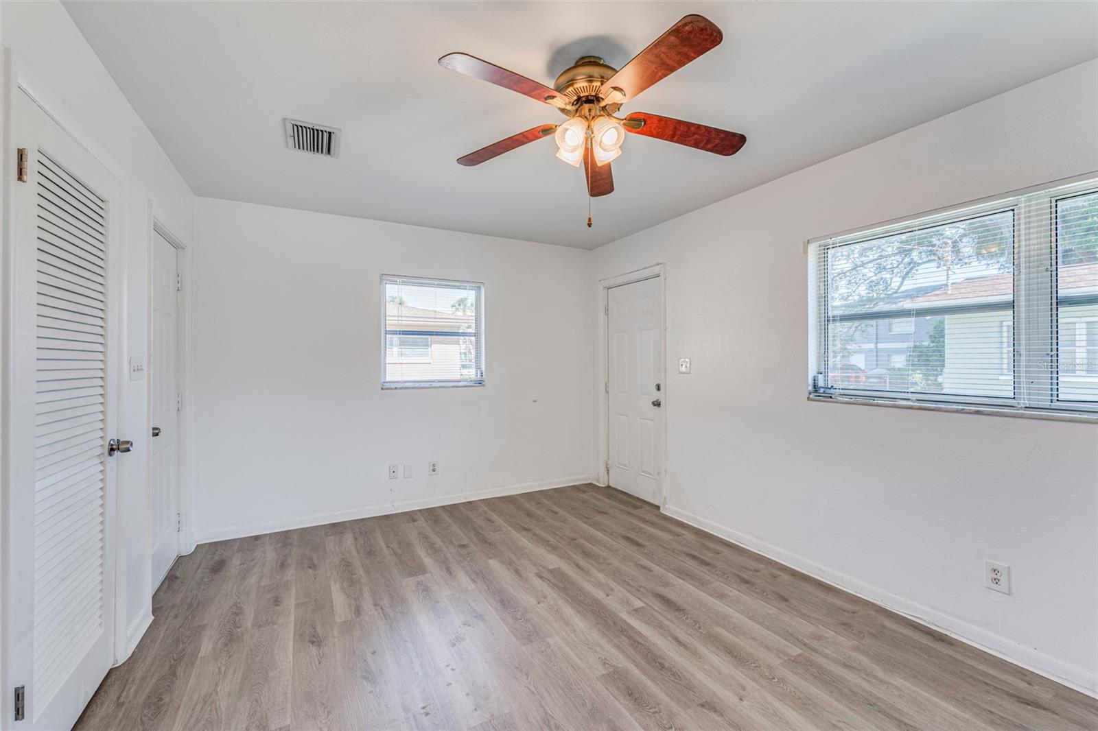 Image 20 of 46 For 506 Sparkman Avenue