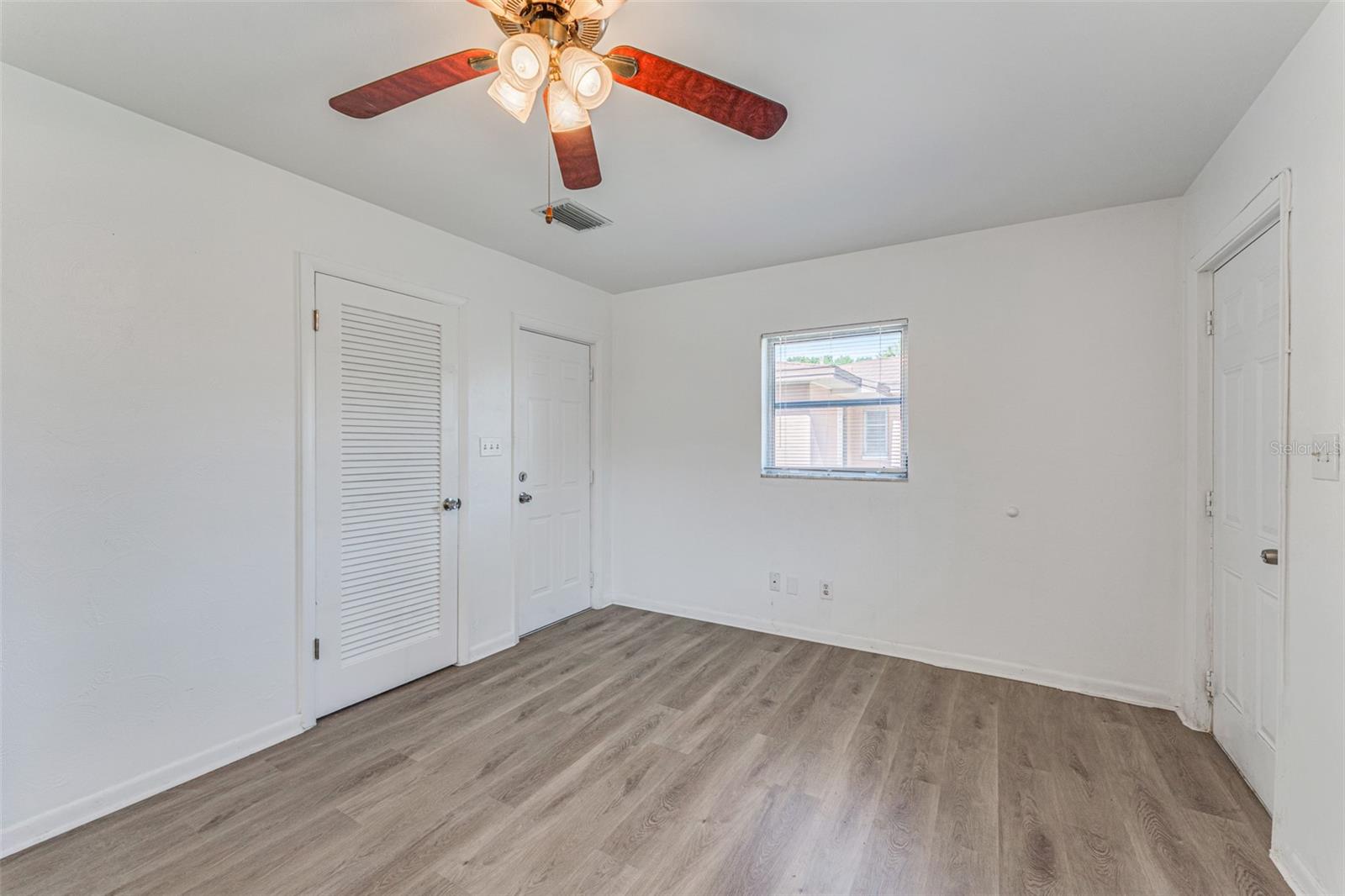 Image 21 of 46 For 506 Sparkman Avenue