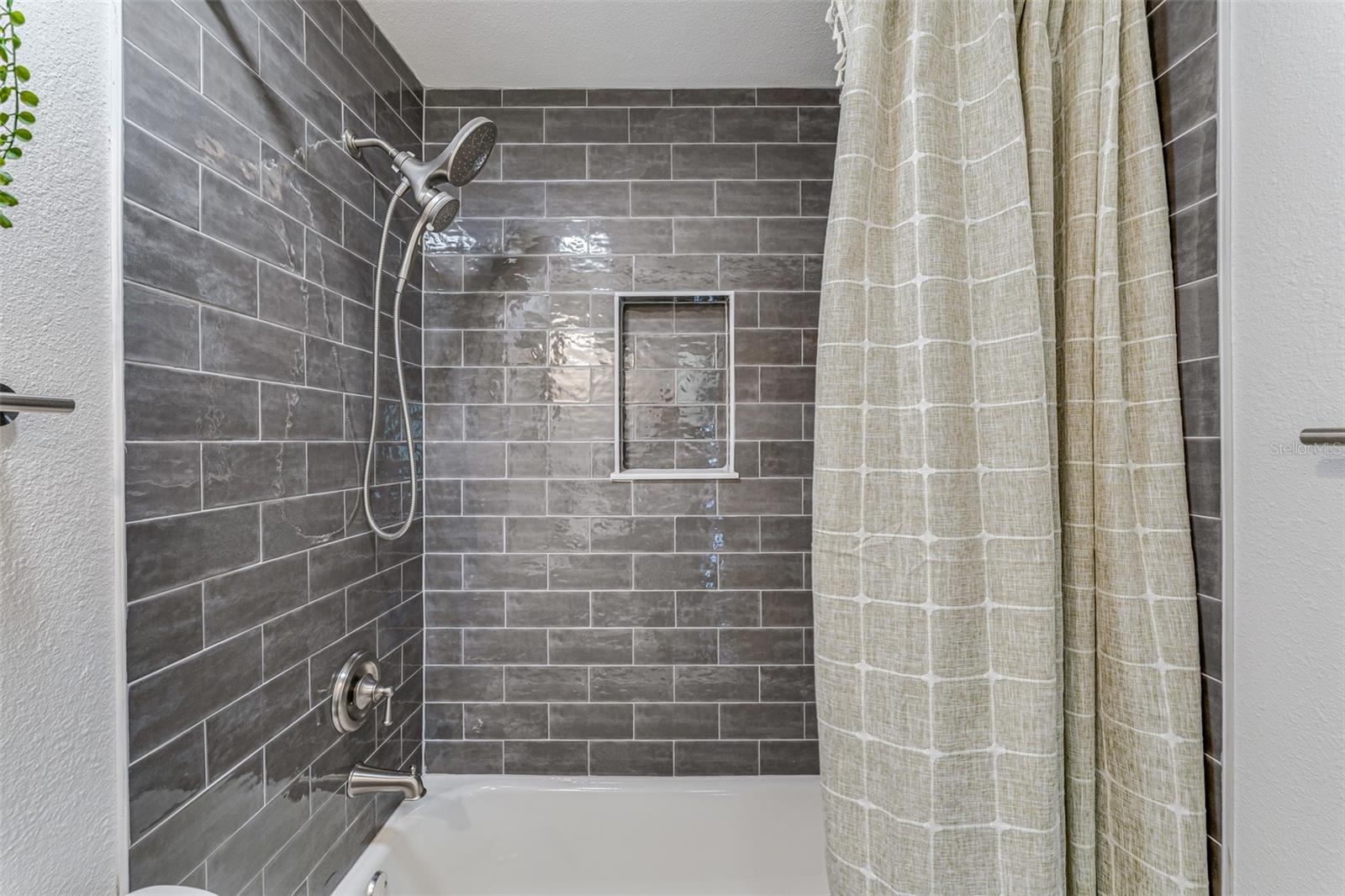 Image 22 of 97 For 4651 22nd Avenue N