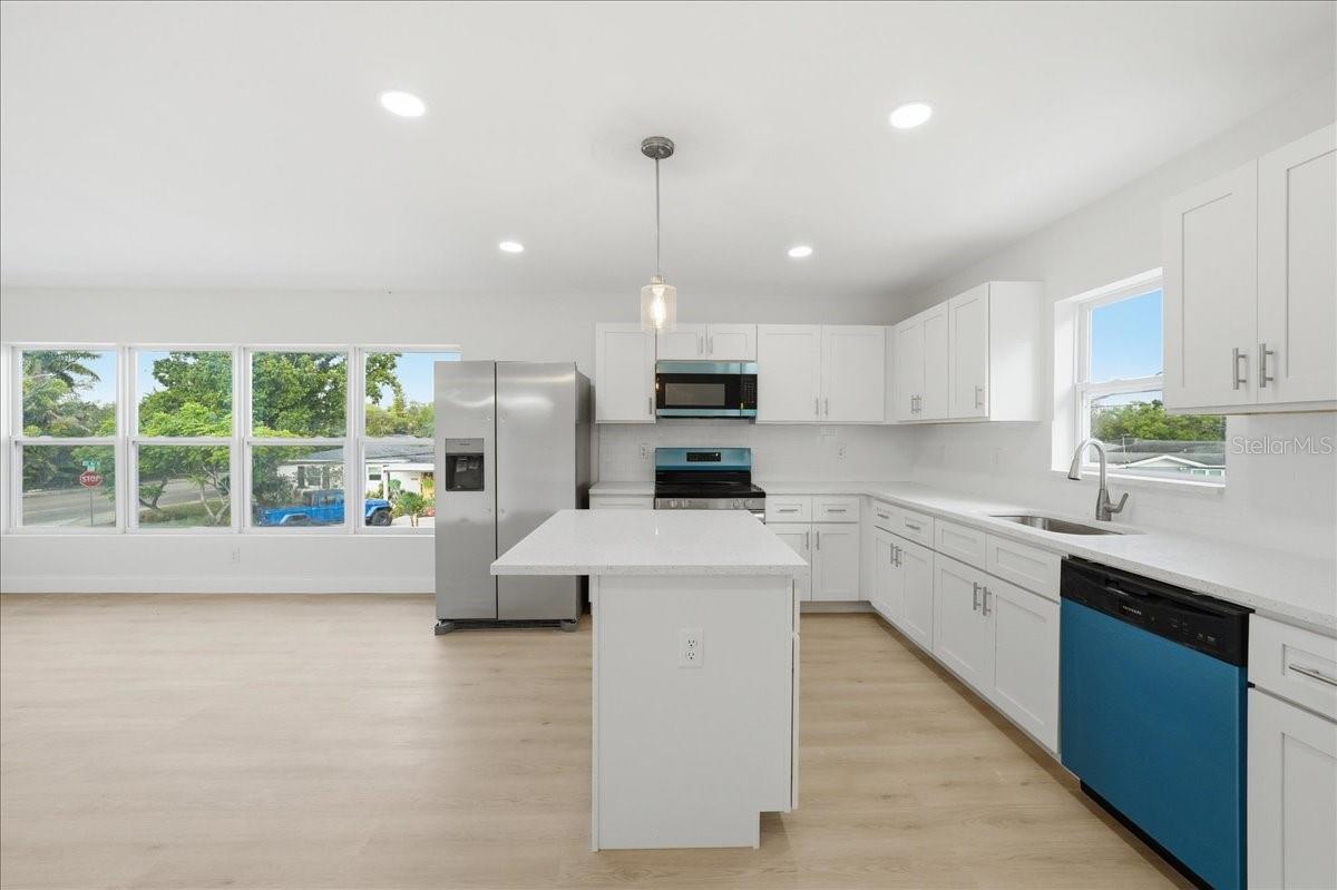 Image 52 of 97 For 4651 22nd Avenue N