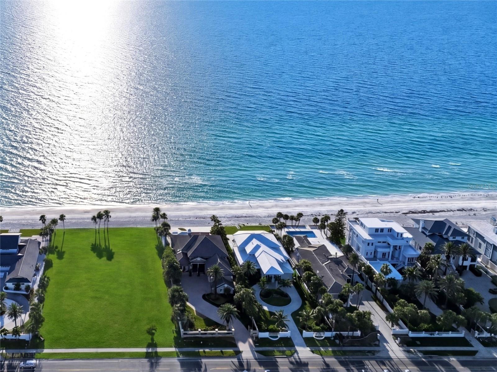 Listing photo id 7 for 1420 Gulf Boulevard