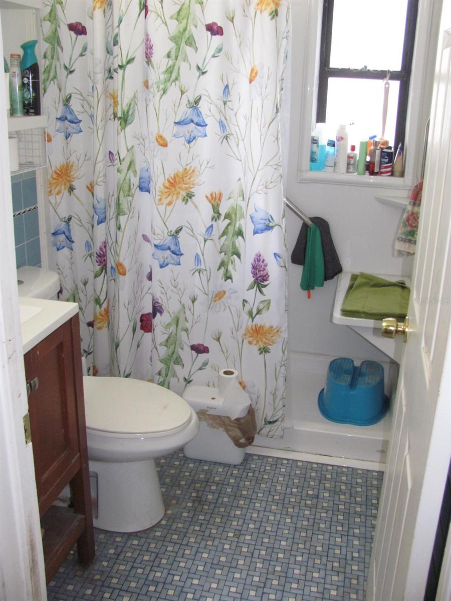 Image 10 of 13 For 4716 17th Avenue N