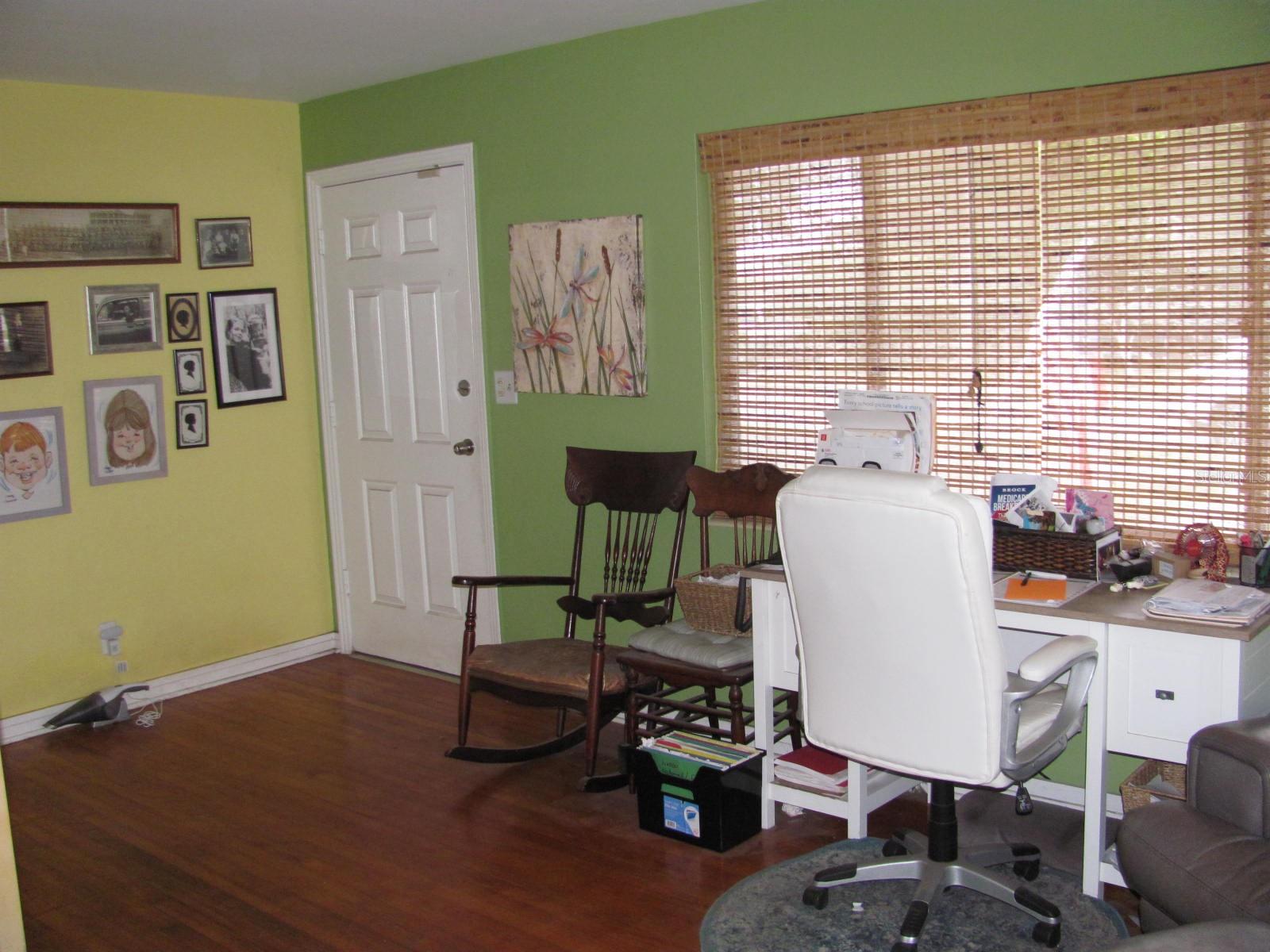 Image 5 of 13 For 4716 17th Avenue N