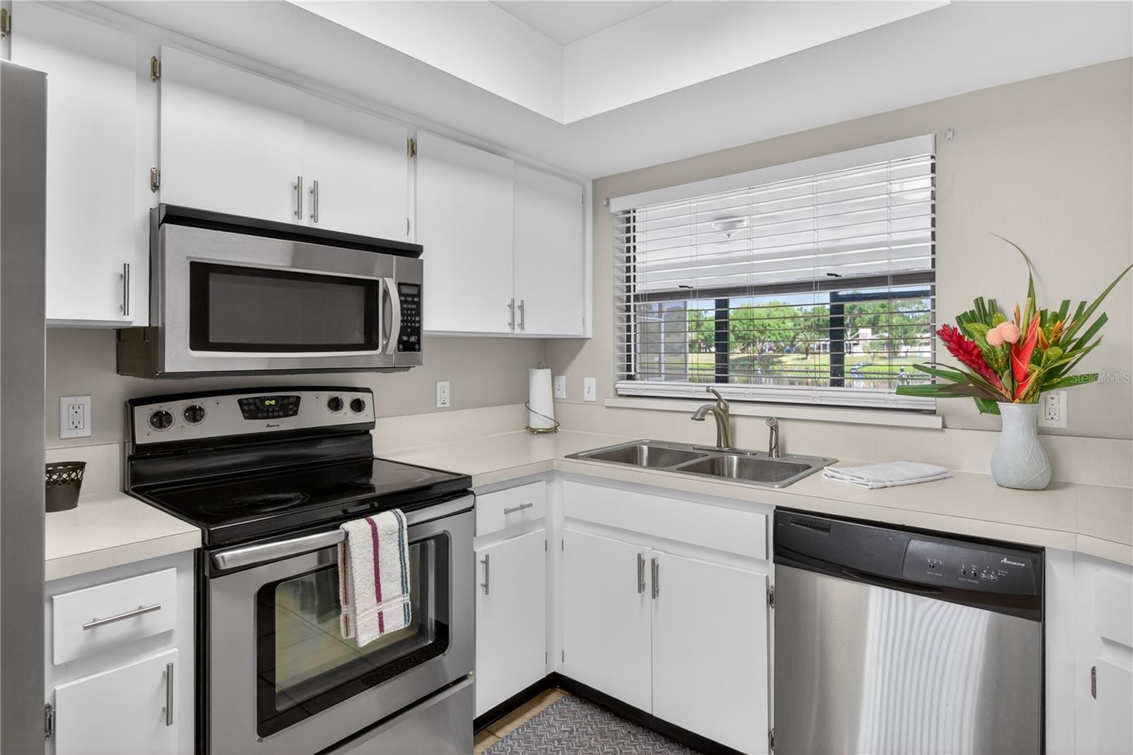 Image 14 of 52 For 23311 Dover Drive