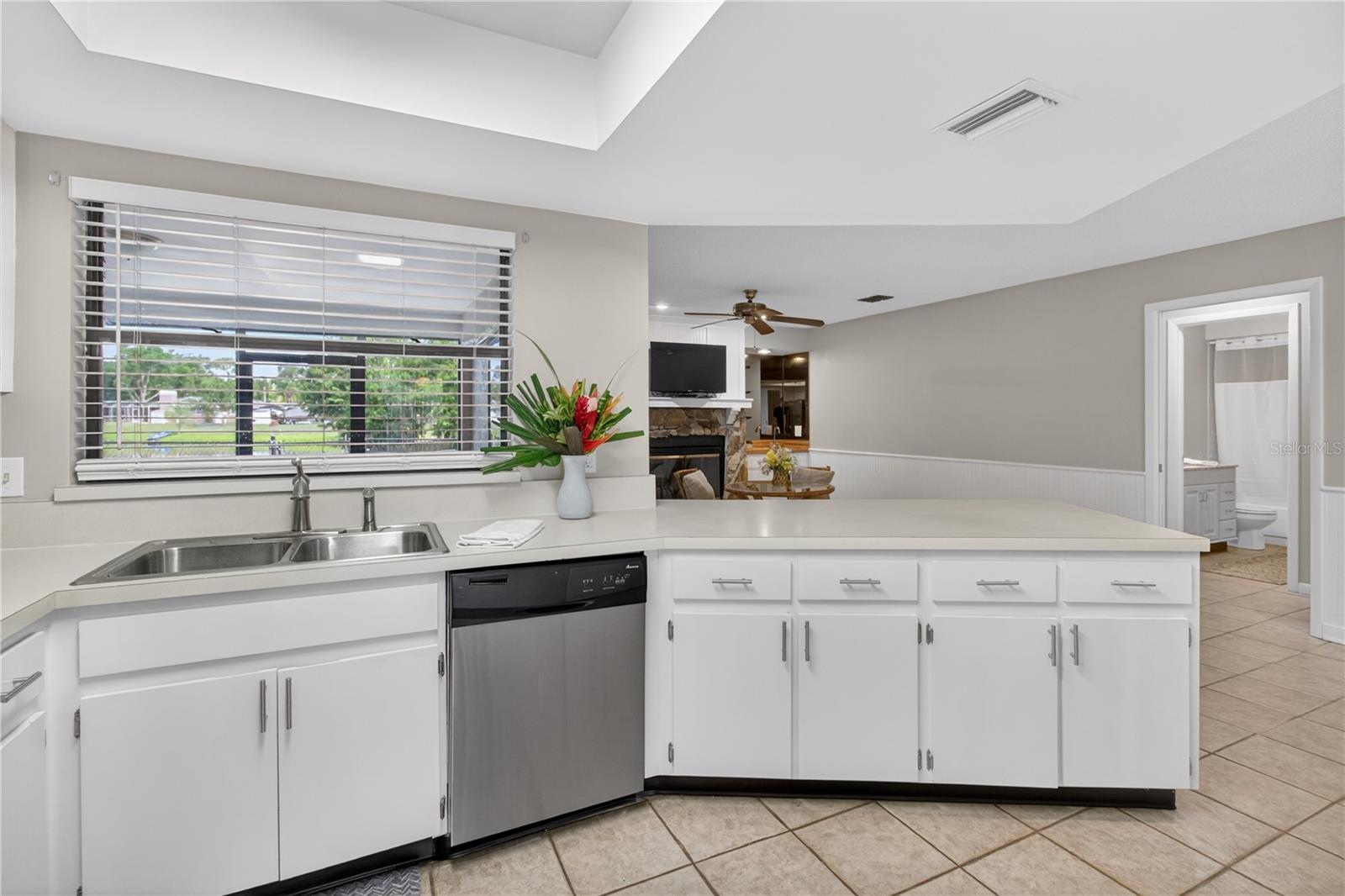 Image 15 of 52 For 23311 Dover Drive