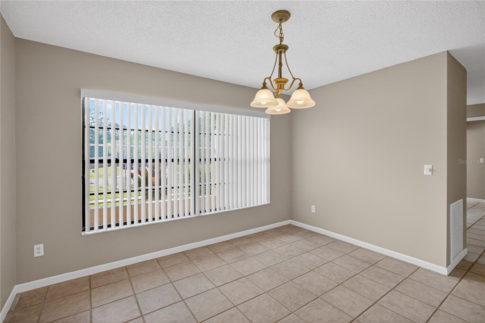 Image 9 of 52 For 23311 Dover Drive