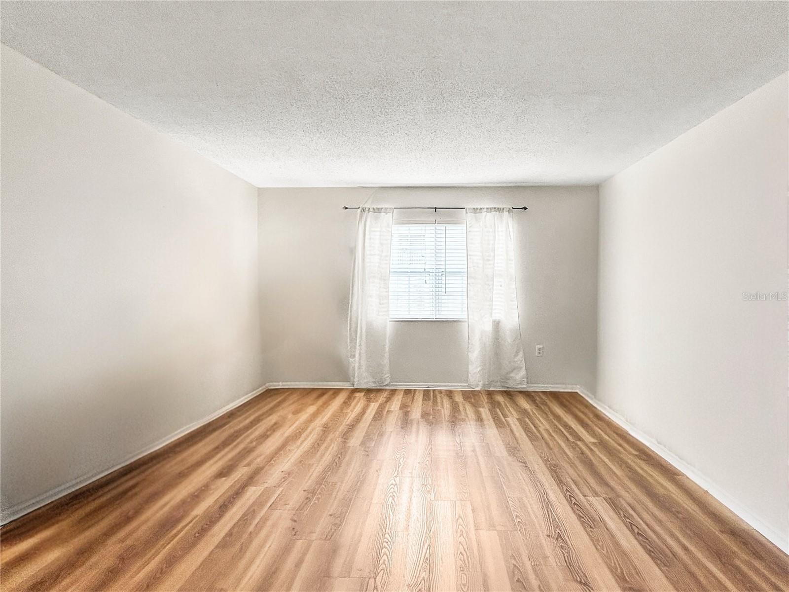 Image 16 of 21 For 1706 Belleair Forest Drive 252