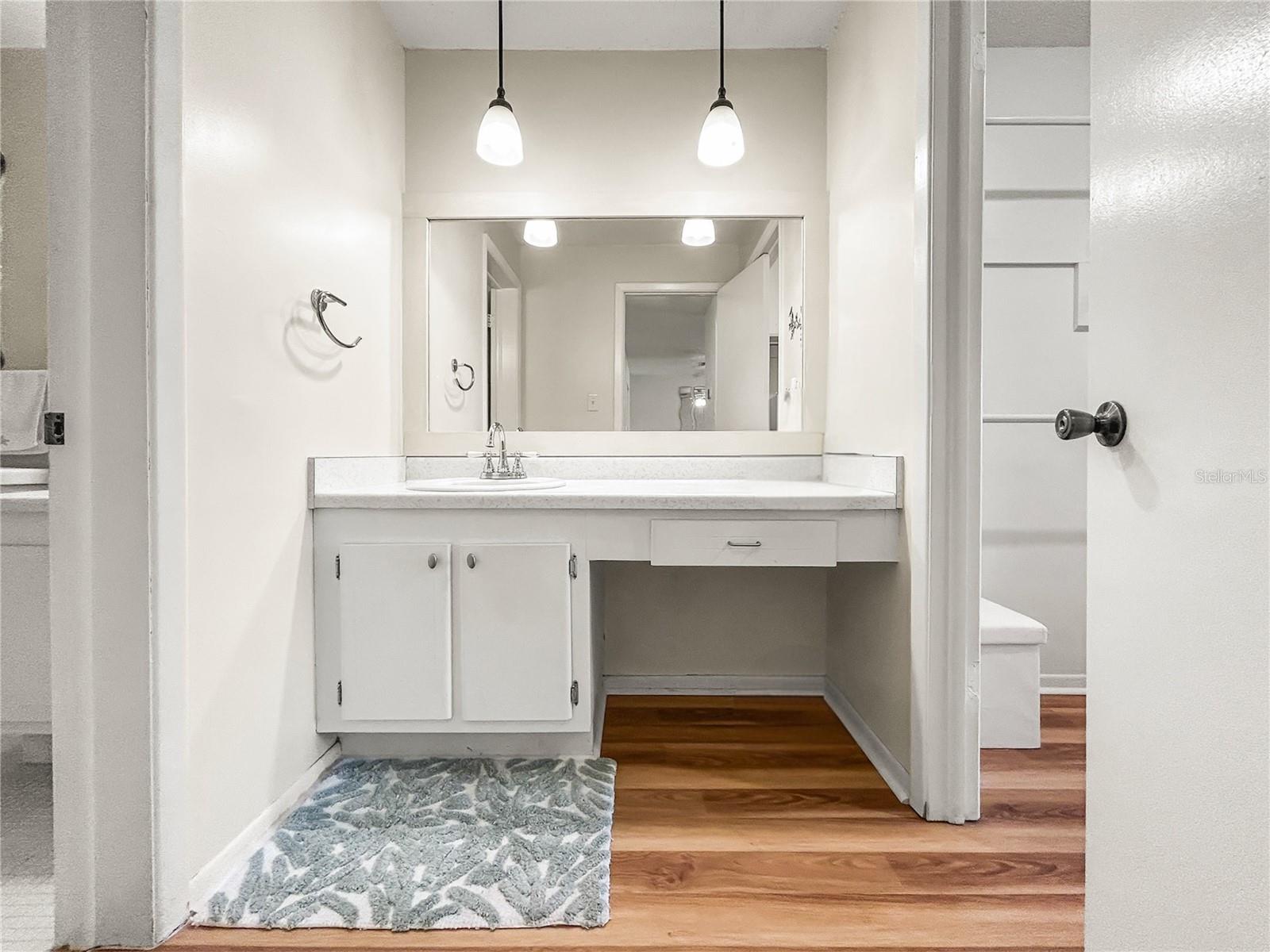 Image 18 of 21 For 1706 Belleair Forest Drive 252