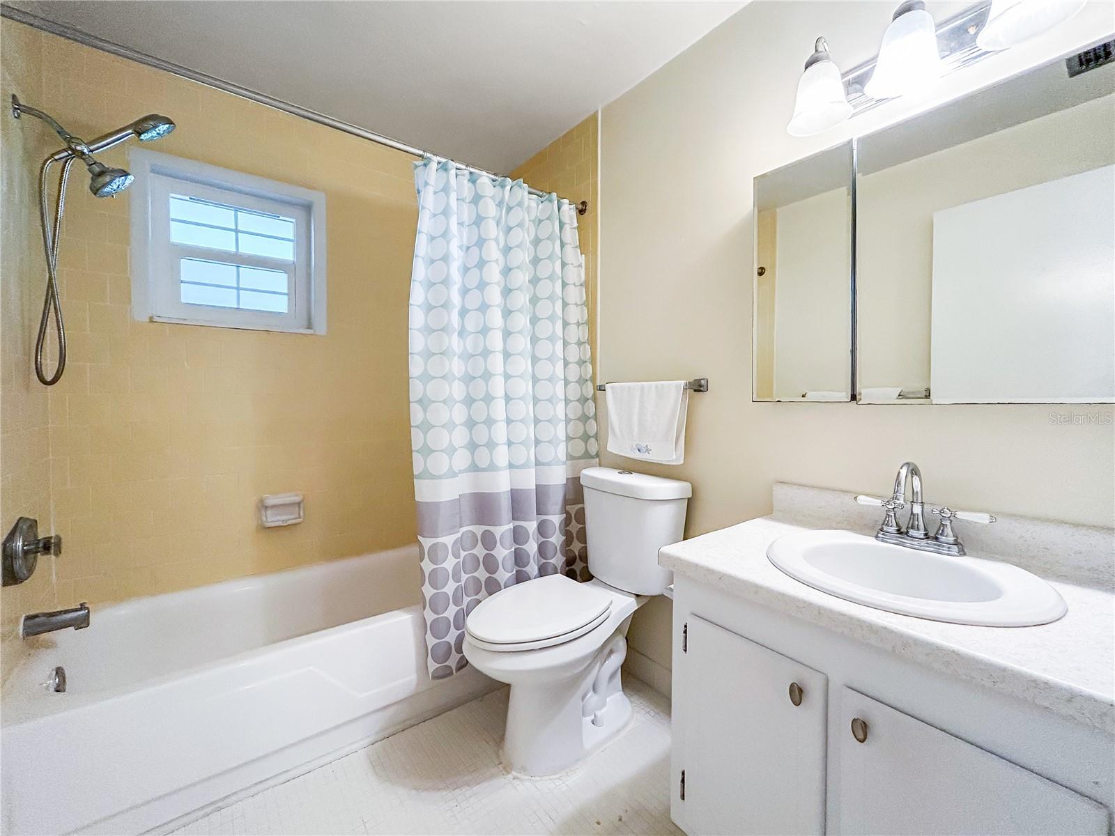 Image 4 of 21 For 1706 Belleair Forest Drive 252