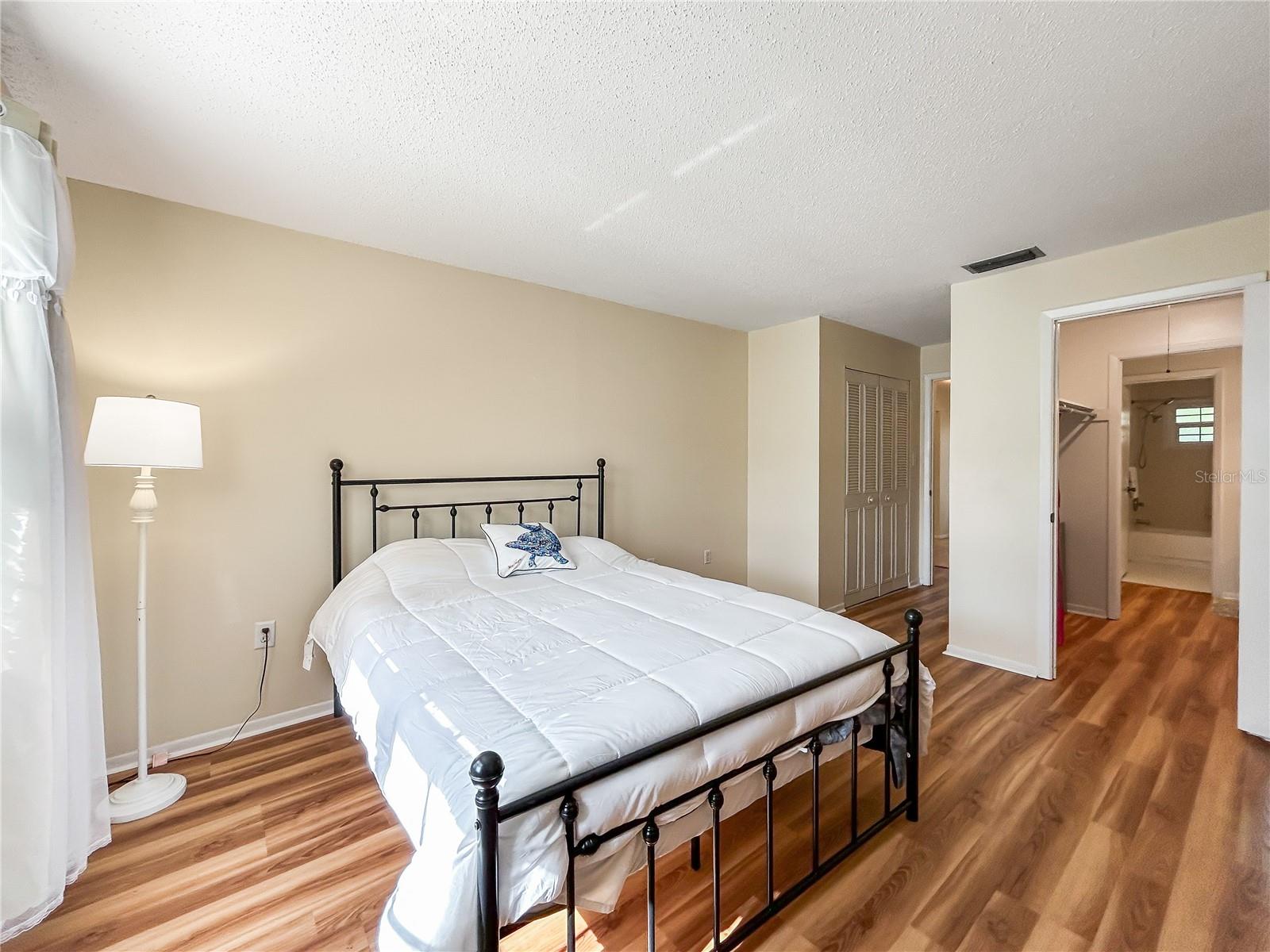 Image 7 of 21 For 1706 Belleair Forest Drive 252