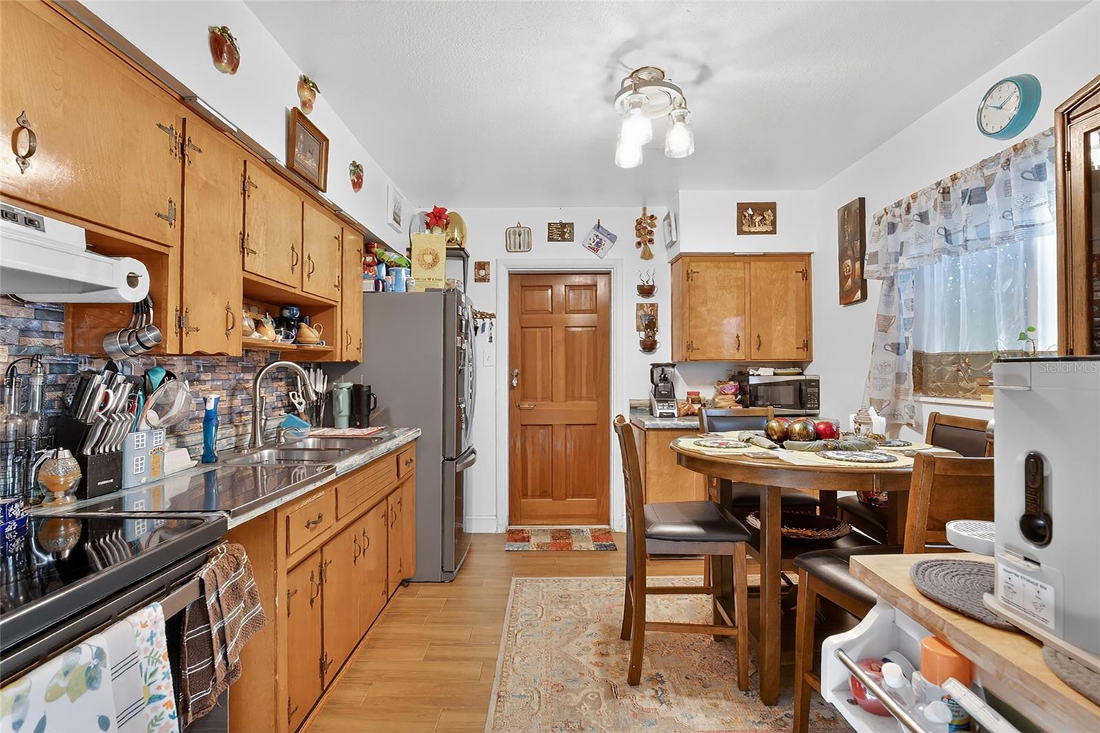Image 10 of 30 For 6206 Hale Avenue