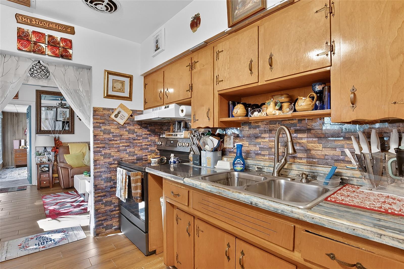 Image 12 of 30 For 6206 Hale Avenue