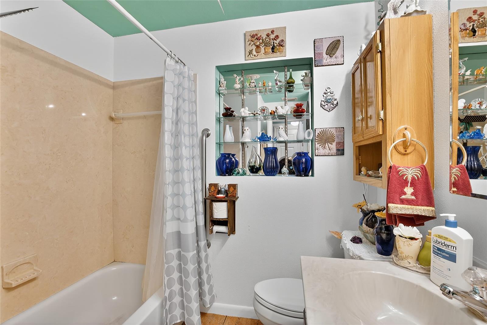 Image 16 of 30 For 6206 Hale Avenue