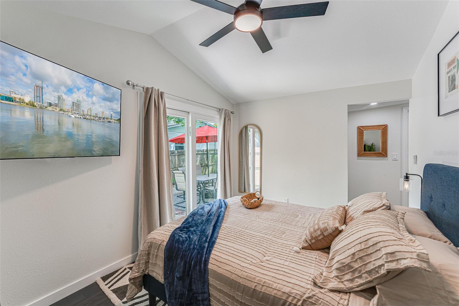 Image 13 of 97 For 4651 22nd Avenue N