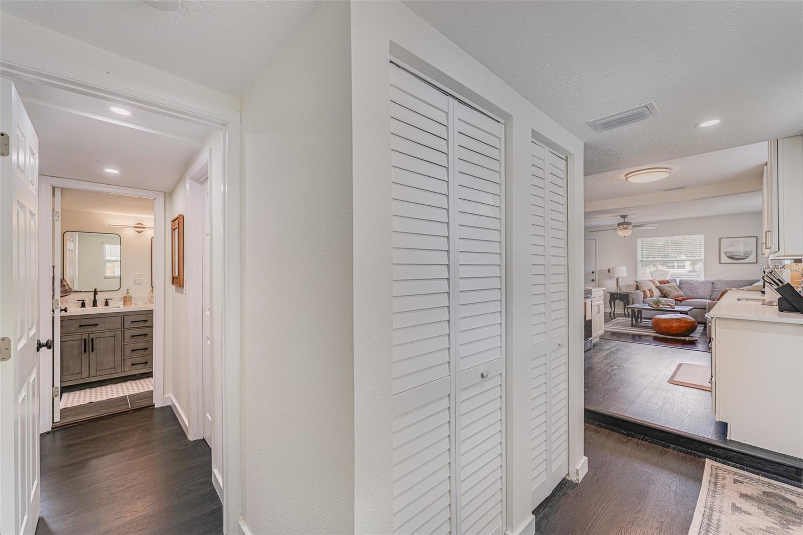 Image 20 of 97 For 4651 22nd Avenue N