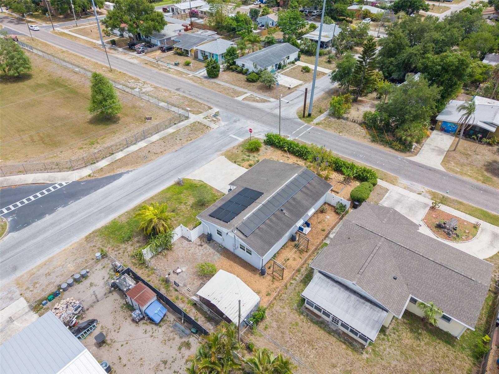 Image 18 of 28 For 1099 52nd Street S