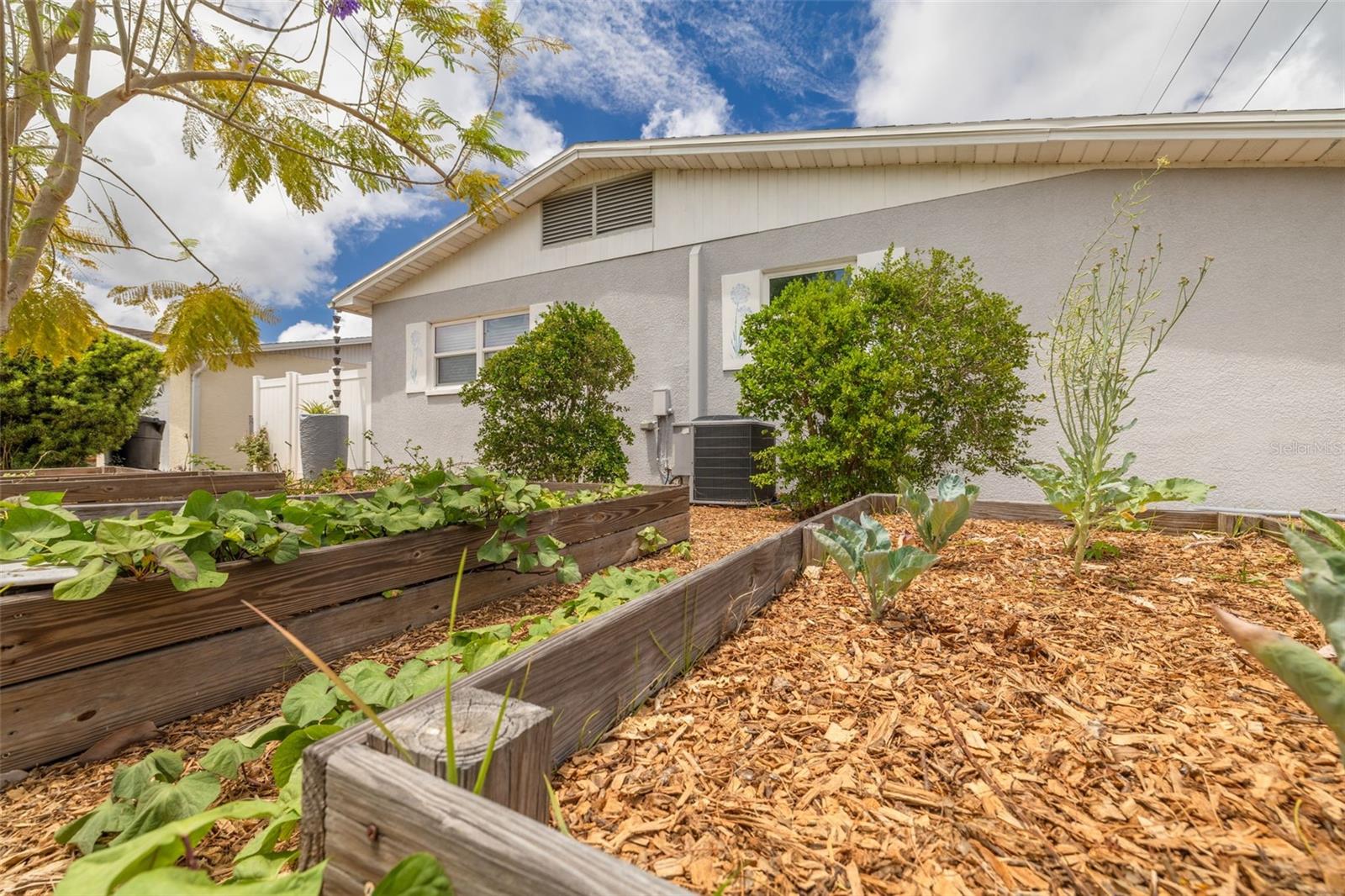 Image 21 of 28 For 1099 52nd Street S