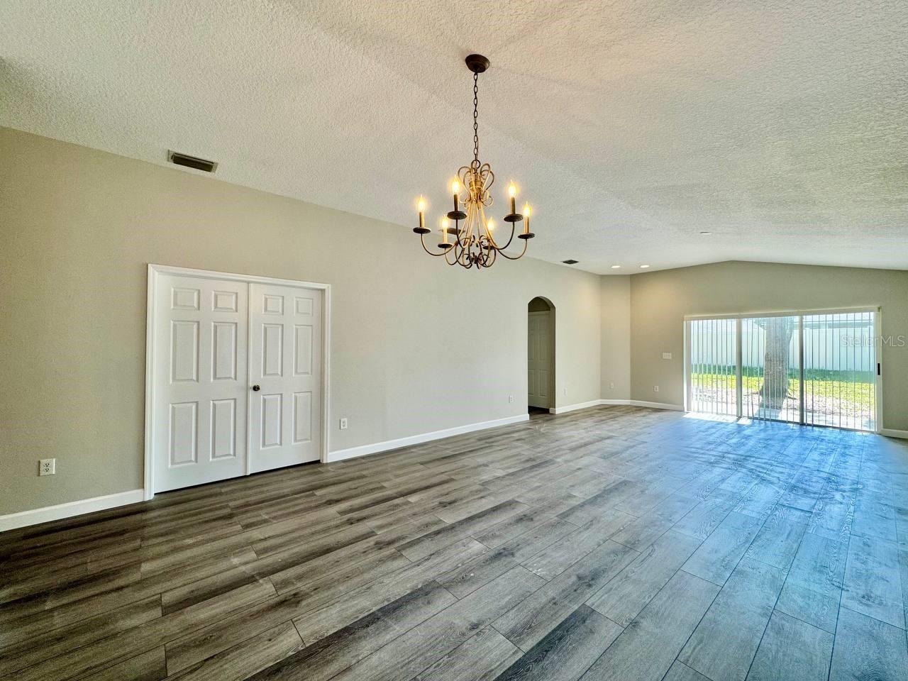 Image 10 of 43 For 18112 Canal Pointe Street