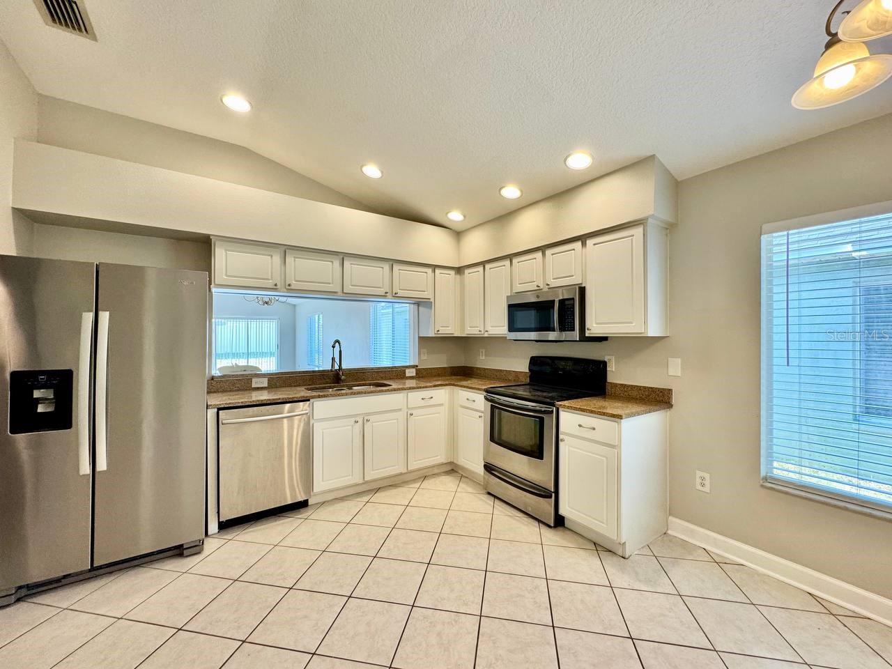 Image 13 of 43 For 18112 Canal Pointe Street