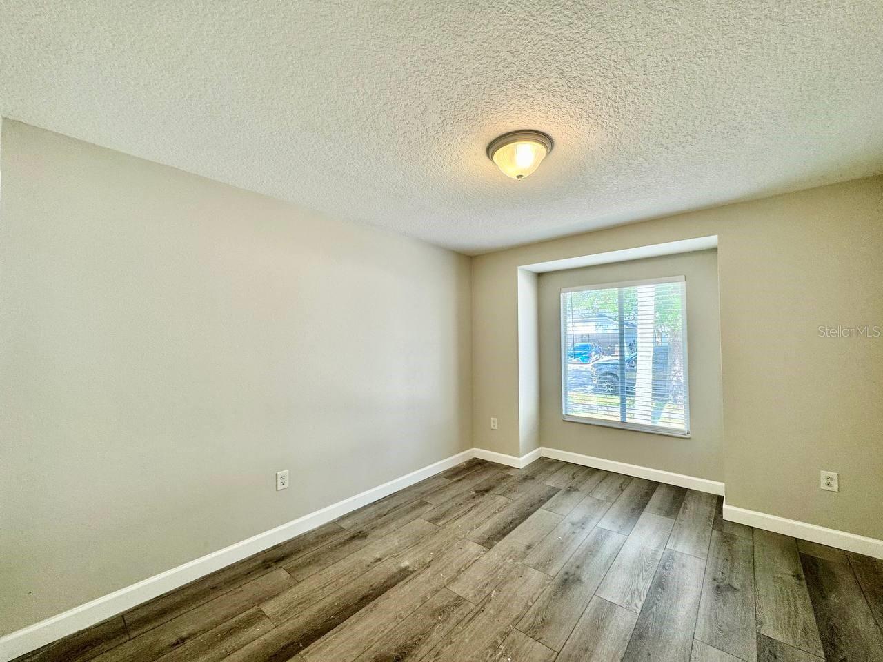 Image 17 of 43 For 18112 Canal Pointe Street