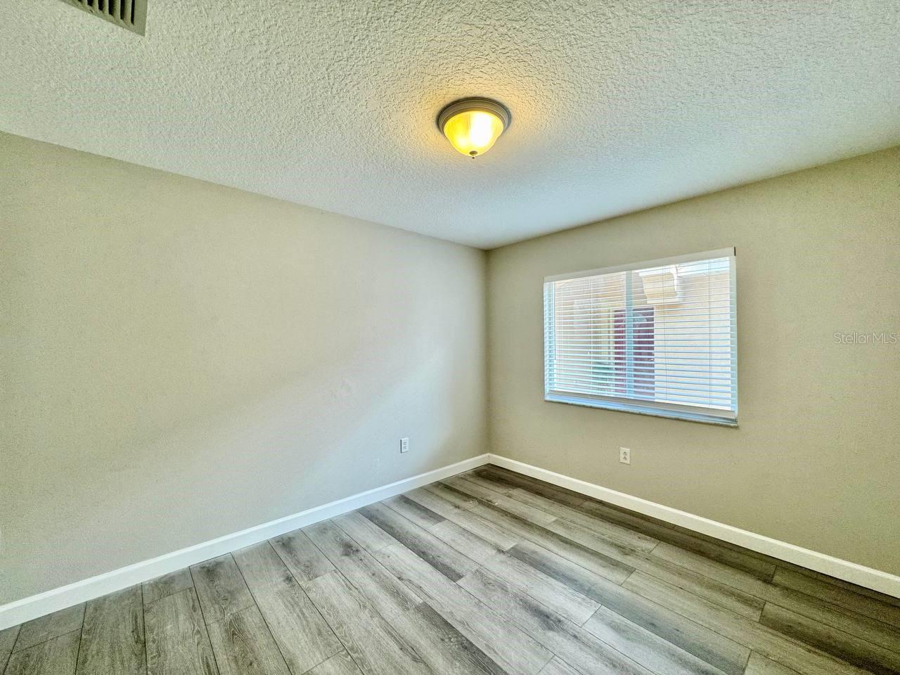 Image 22 of 43 For 18112 Canal Pointe Street
