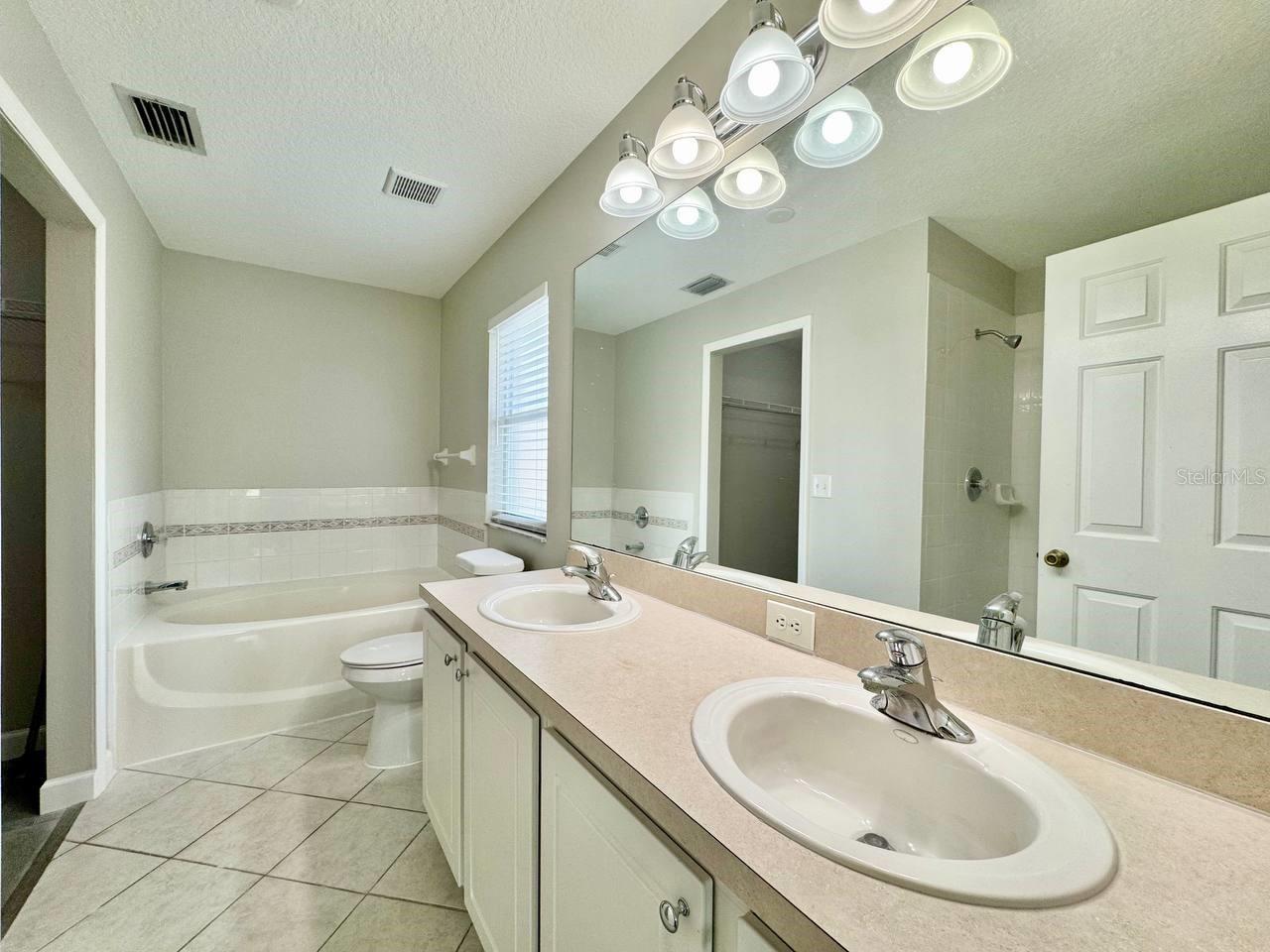 Image 28 of 43 For 18112 Canal Pointe Street