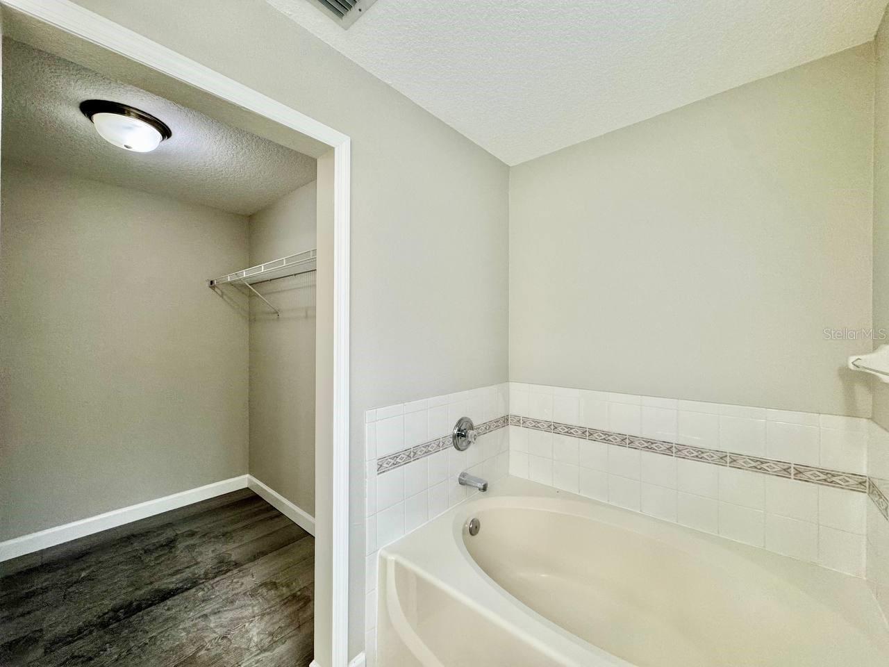 Image 31 of 43 For 18112 Canal Pointe Street