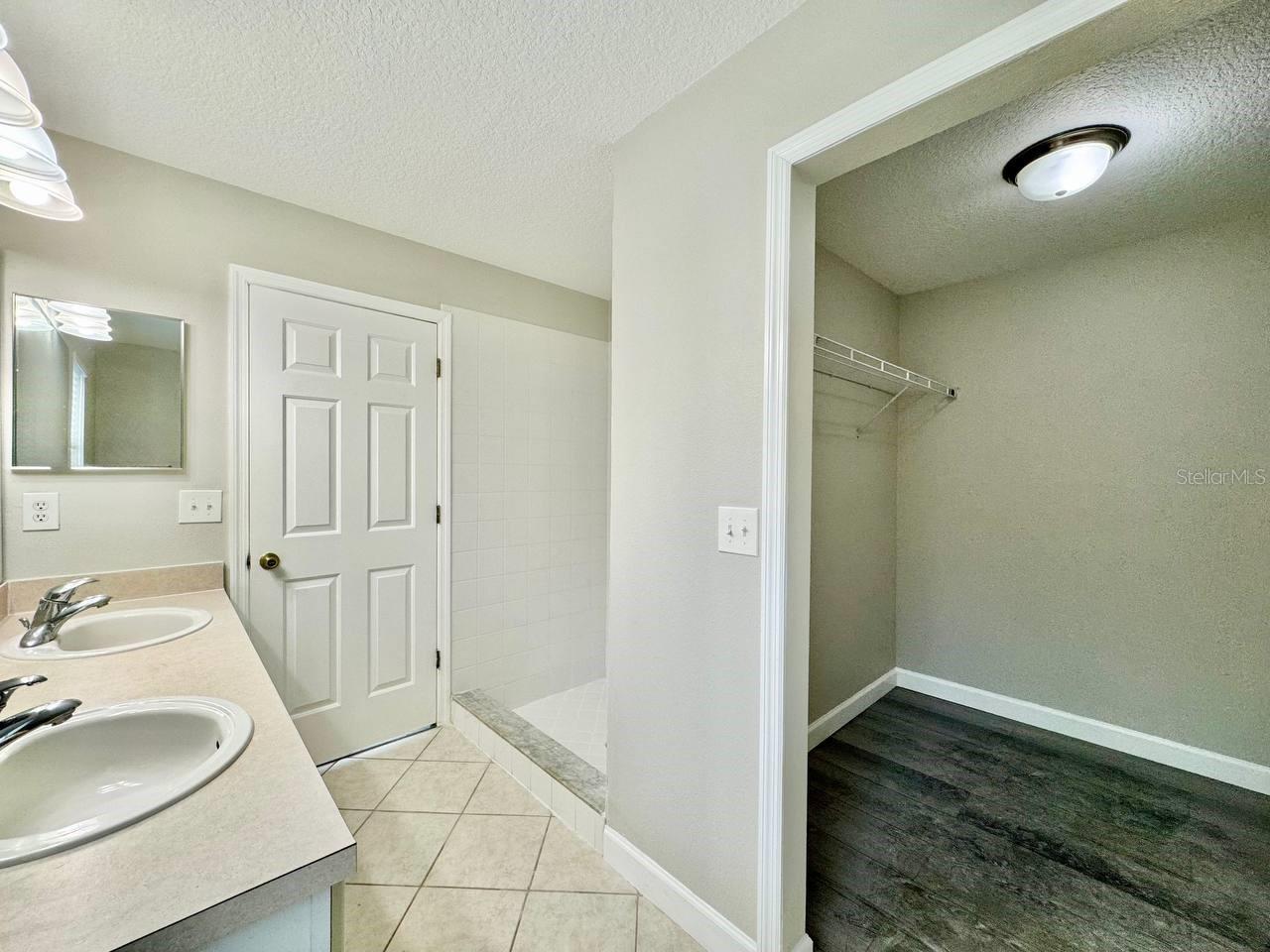 Image 32 of 43 For 18112 Canal Pointe Street