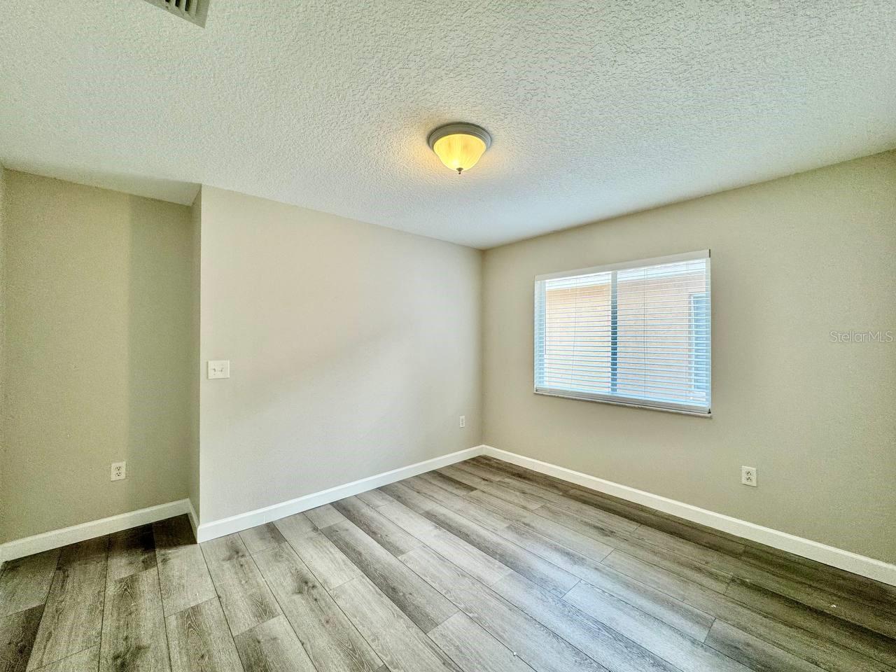Image 33 of 43 For 18112 Canal Pointe Street